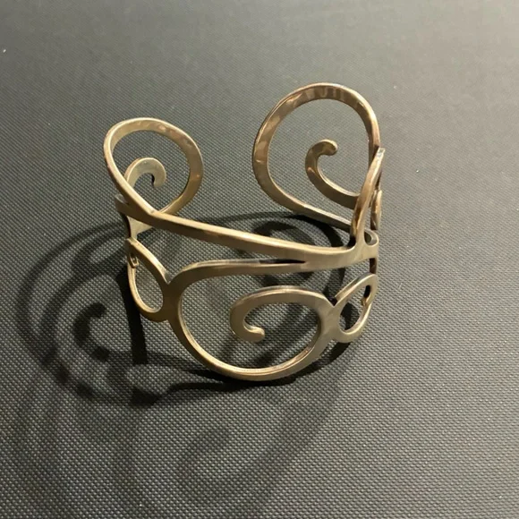 Rare Retired James Avery Sterling Cuff - Picture 4 of 7